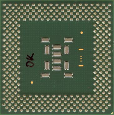 Intel Pentium III 750 (back side)