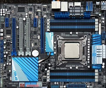 Asus P9X79 Deluxe (front side)